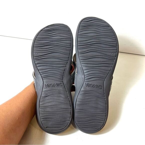 Vionic Gray Faux Leather Thong Summer Sandals Women's 11 Comfort Casual "Aliza" - Picture 9 of 9